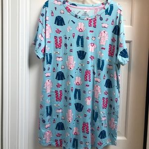 Print night shirt so soft size S-M. NWOT